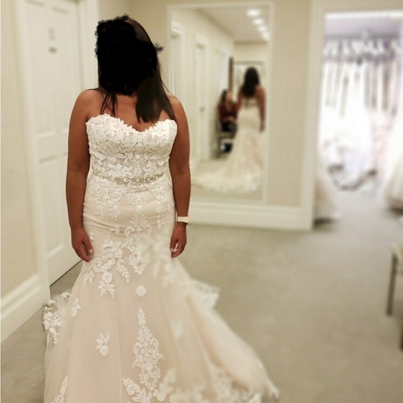 NWT wedding dress. Never used. Maggie Sottero - Picture 2 of 9